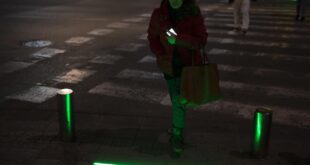 Tel aviv testing crosswalk lights to warn smartphone zombies