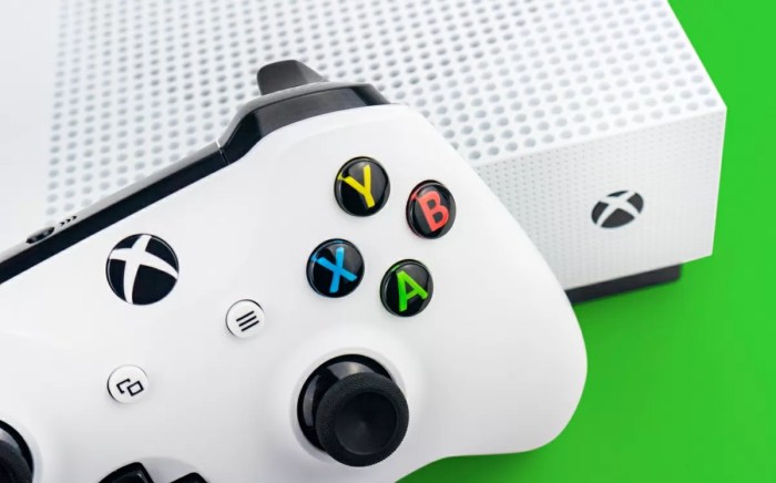 Disc less xbox rumored spring launch