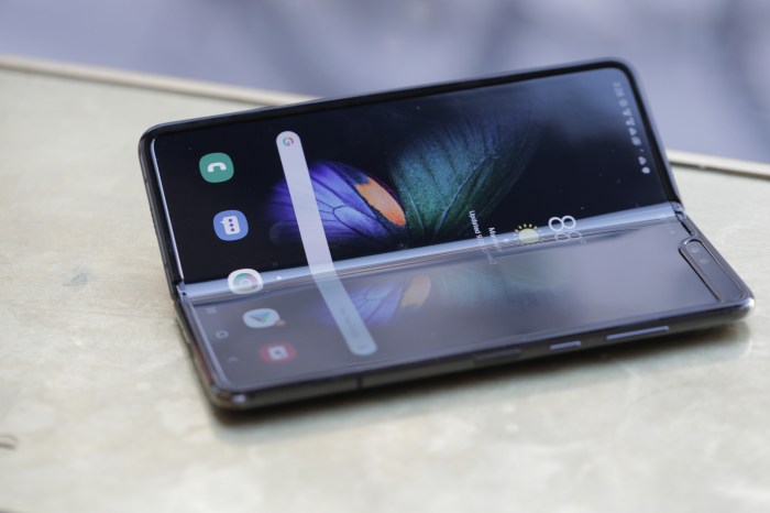 Samsung galaxy fold fold inwards