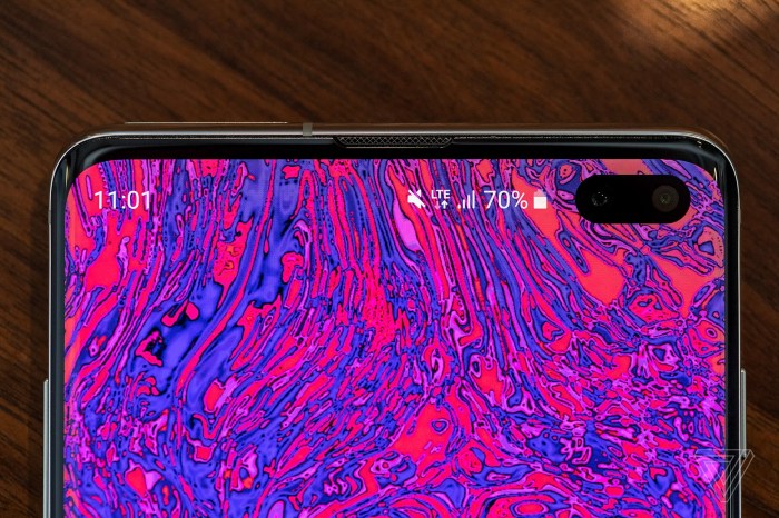 Genius wallpapers galaxy s10 hole in display