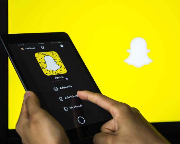 Snapchats gaming platform arrive next month